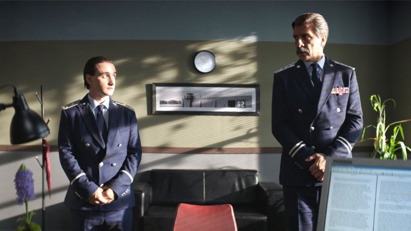 La lunga corsa andrea magnani frame film giacinto e agente in carcere