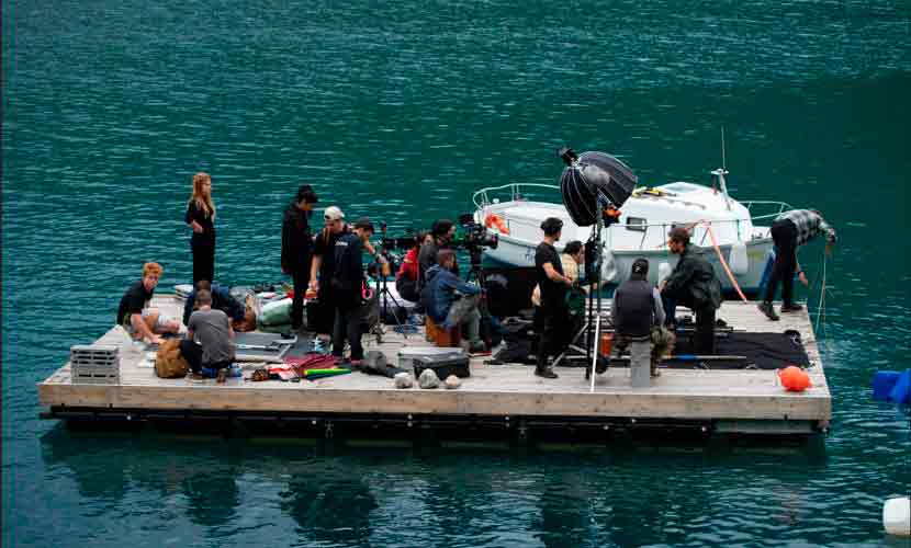 pietre sommerse troupe piattaforma